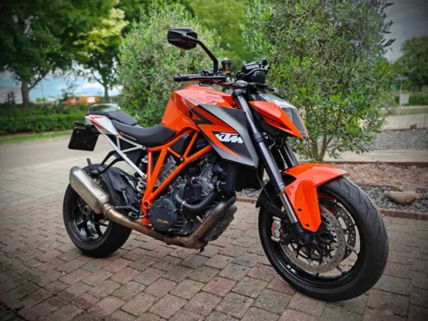 Year unknown KTM 1290superduke r 2015 - €6,300 · Bidding (1/1)