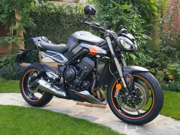 2024 Triumph Street Triple 765 RS 2024 Silver Ice-ZGAN! - € 11.650 (1/1)