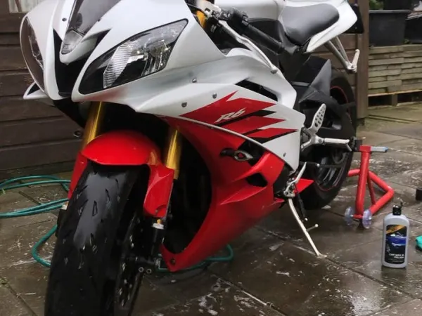 2007 Yamaha yzf r6 Lage km Stand - €6,600 · Bidding (1/1)