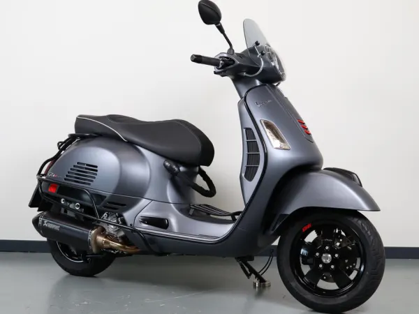 2018 Vespa GTS 300 Super - €4,500 · Bidding (1/1)
