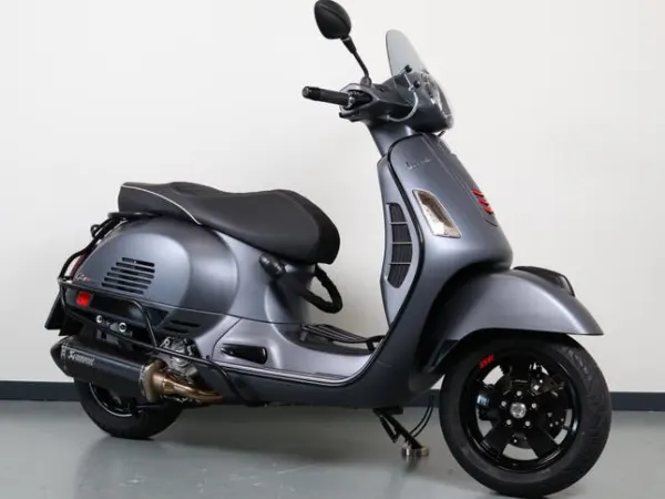 2018 Vespa GTS 300 Super - € 4.500 · Bieden (1/1)