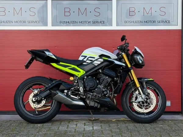 2023 Triumph Street Triple MOTO2 Edition (bj 2023) - €14,950 (1/1)