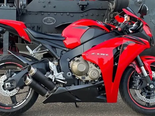 Bouwjaar onbekend Honda CBR 1000 RR Fireblade - € 7.650 · Bieden (1/1)