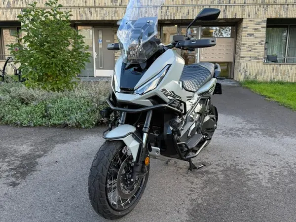 Bouwjaar onbekend Honda X-ADV - € 17.750 · Bieden (1/1)