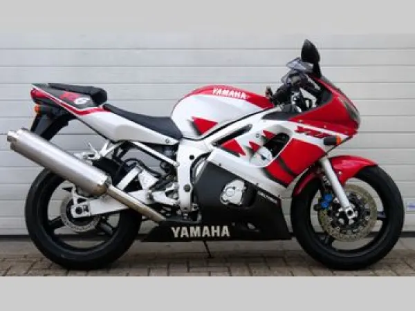 2000 Yamaha YZF R6 - €2,650 · Bidding (1/1)