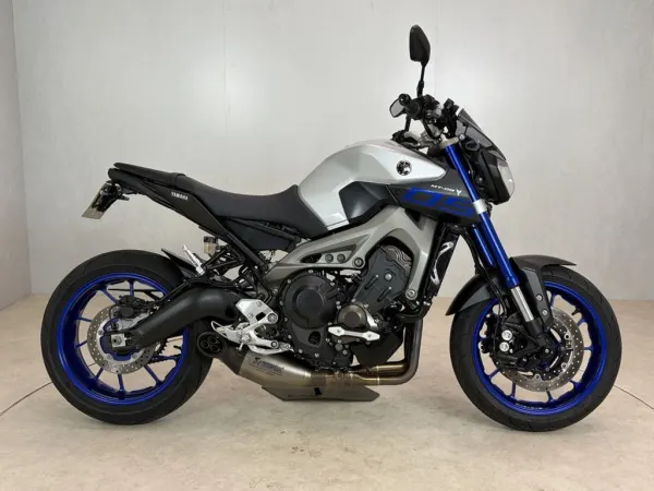 2017 Yamaha MT 09 ABS - € 7.990 · Bieden (1/1)