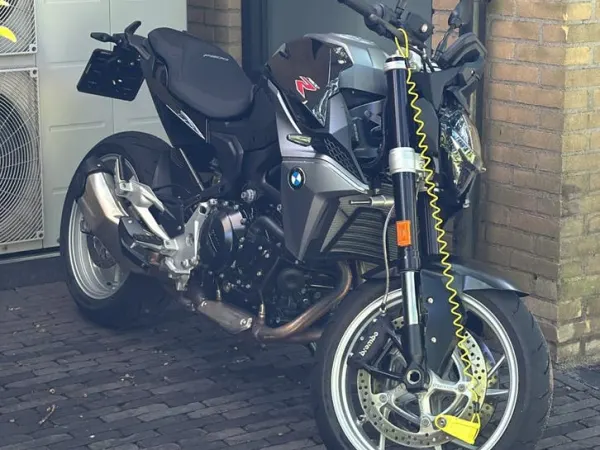 Year unknown BMW F 900 R 2024 BTW Motor Slechts 2093km Gelopen - €8,750 · Bidding (1/1)