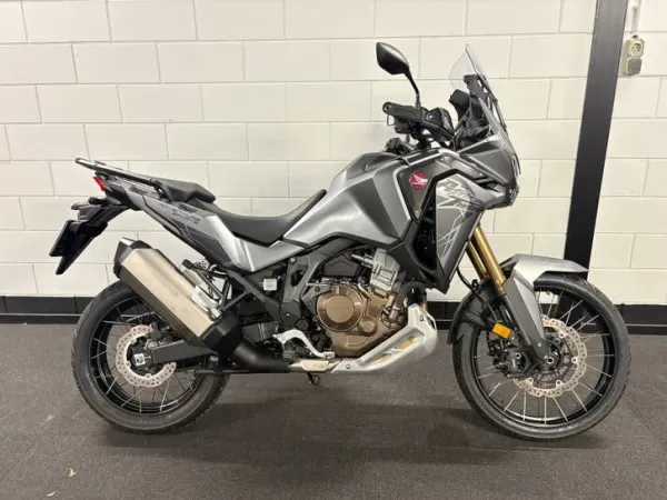 2023 Honda Africa Twin 1100 Adventure ES 2023 - € 16.200 (1/1)