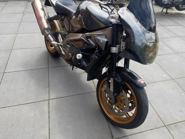 Year unknown Aprilia Tuono - €2,250 · Bidding (1/1)
