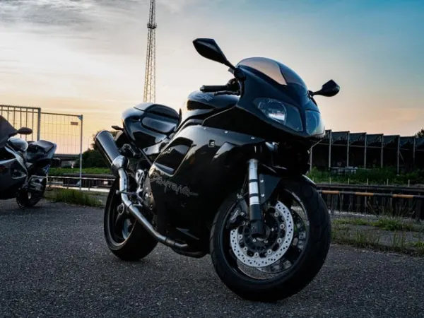 2006 Triumph Daytona 955 I - € 4.000 · Bieden (1/1)
