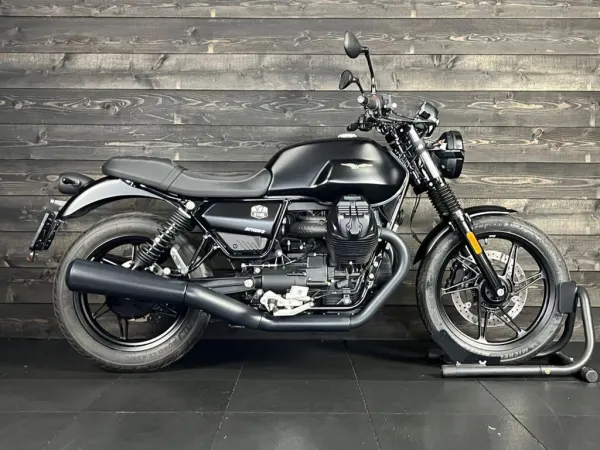 2024 Moto Guzzi V 7 Stone 850 - €8,990 (1/1)