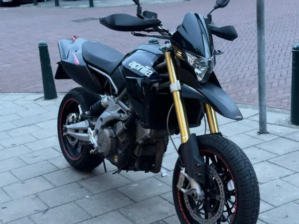 2009 Aprilia Dorsoduro 750 Supermoto - € 3.700 (1/1)