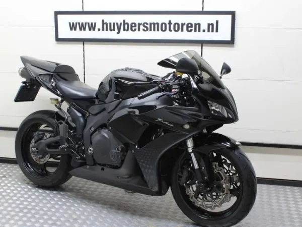 2006 Honda CBR 1000 RR Fireblade - € 6.650 (1/1)