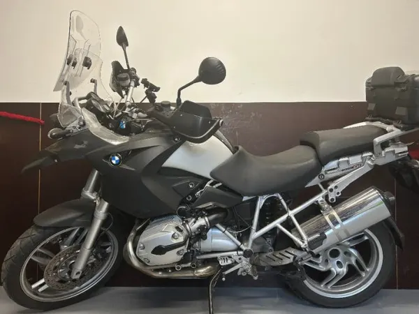 2004 BMW R1200GS-2004 68000 km Antraciet BMW Vario Kofferset - €6,300 · Bidding (1/1)