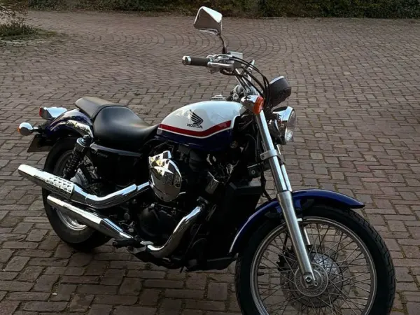 2012 Honda Shadow 750 - € 3.950 · Bieden (1/1)