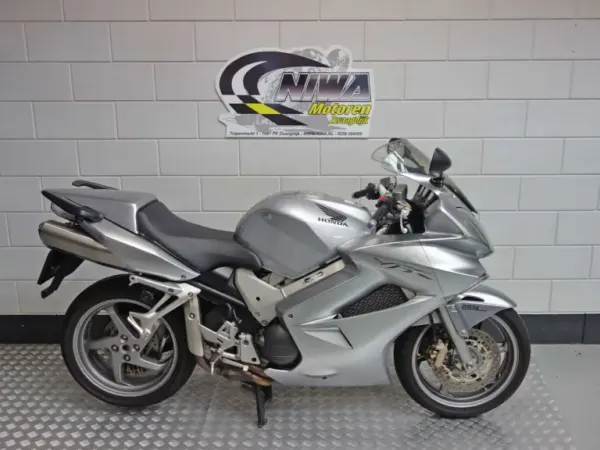 2006 Honda VFR 800 - €4,450 (1/1)