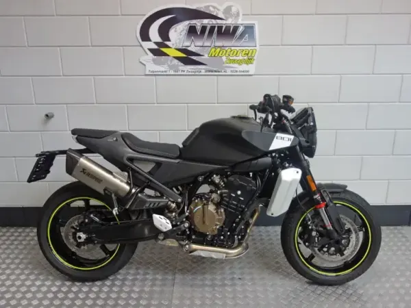 2025 Husqvarna Svartpilen 801 - € 11.950 (1/1)