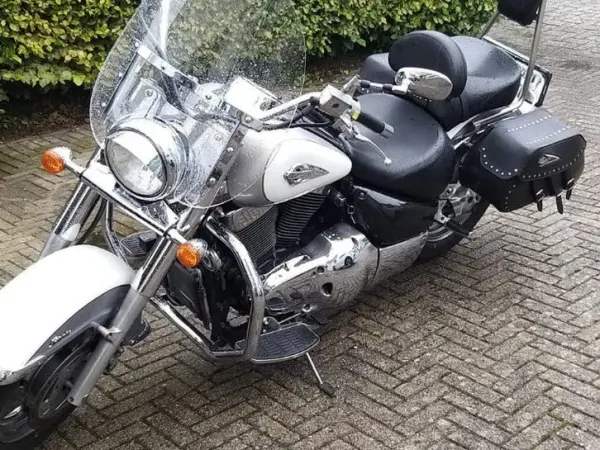 Year unknown Suzuki Intruder 1500-Krachtige Chopper met Comfort - €4,250 · Bidding (1/1)