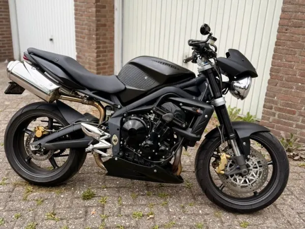 2009 Triumph Street Triple R 675 2009 - € 3.499 · Bieden (1/1)
