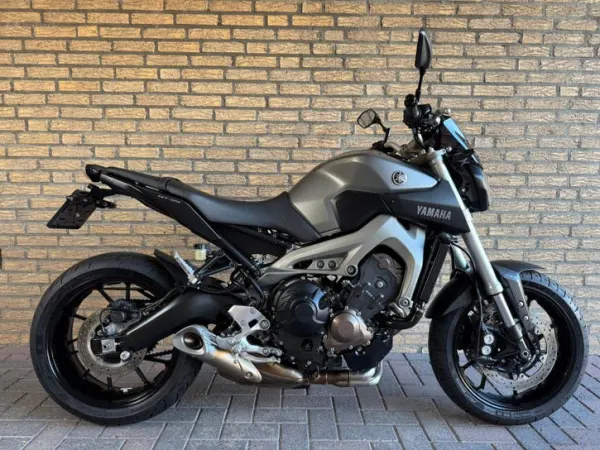 Year unknown Yamaha MT 09 - €5,999 (1/1)
