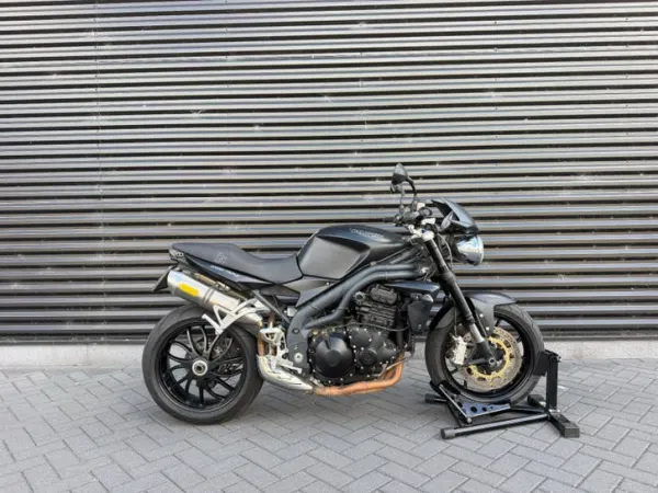 2010 Triumph Speed Triple - €5,750 · Bidding (1/1)