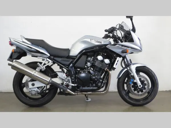 2002 Yamaha FZS 600 Fazer - €2,490 (1/1)