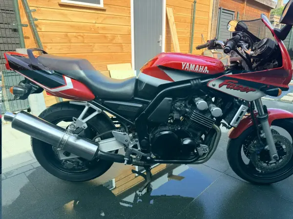 2001 Yamaha FZS 600 - €1,550 (1/1)