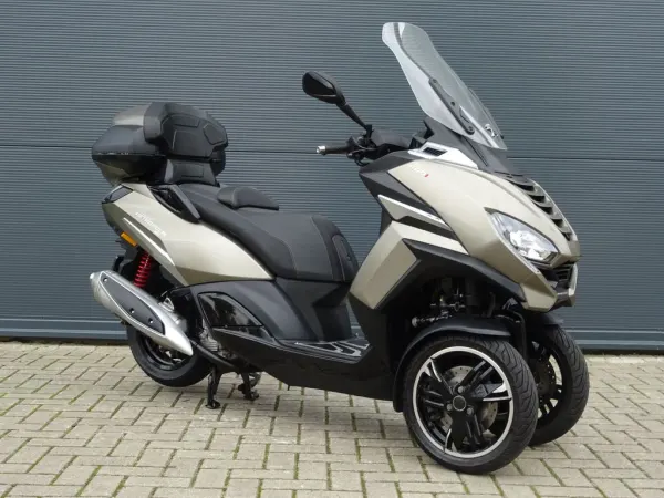 2023 Peugeot Metropolis 400 - € 7.749 · Bieden (1/1)