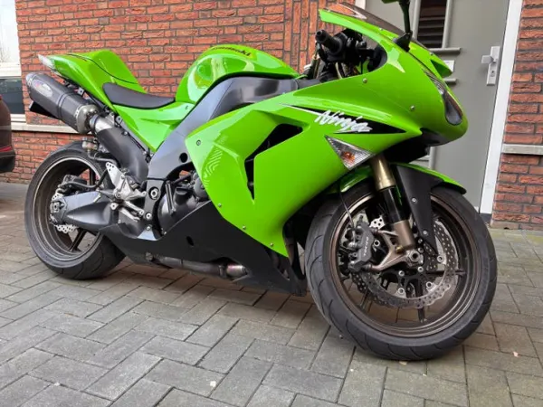 Bouwjaar onbekend Kawasaki ZX-10R 2007 | 27.795 km | Dubbel Akrapovič | Öhlins - € 6.250 · Bieden (1/1)