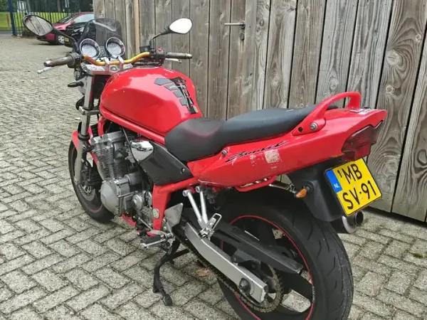 2000 Suzuki GSF 600 - € 1.400 (1/1)