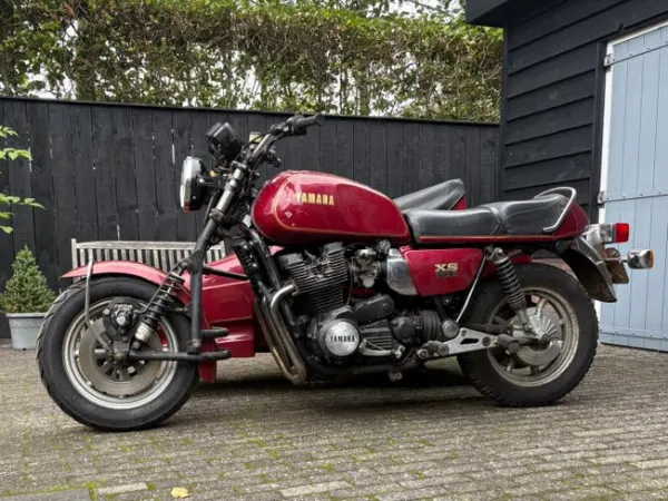 Year unknown Yamaha XS 1100(EML) & IZH Jupiter 3 - Bidding (1/1)