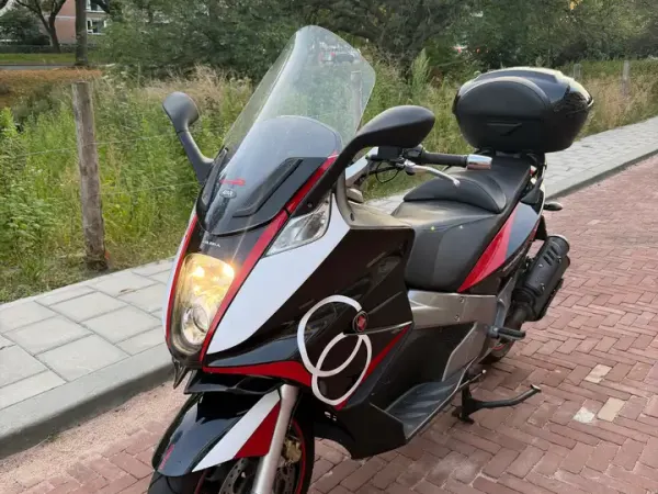 2009 Gilera GP 800 - €5,200 (1/1)
