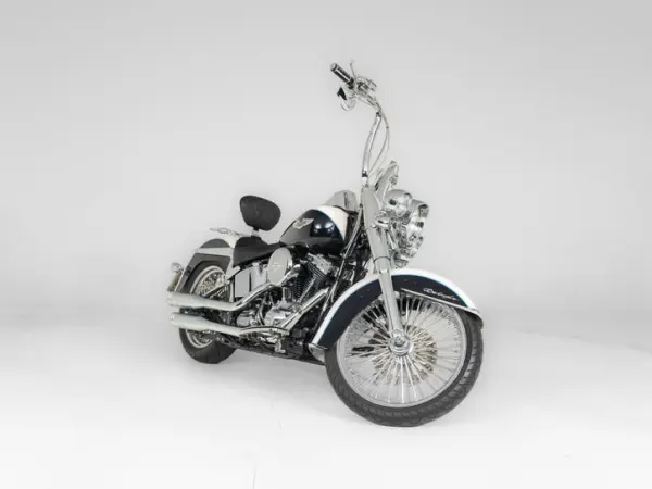 2013 Harley-Davidson Softail - €18,450 · Bidding (1/1)