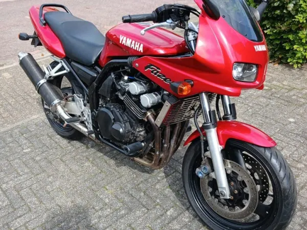 Year unknown Yamaha fzs 600 - €995 · Bidding (1/1)