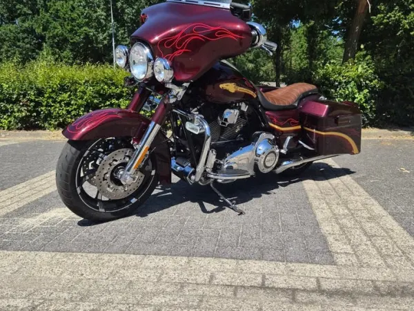 Bouwjaar onbekend Harley-Davidson FLHXSE CVO Street Glide 2010 - € 18.500 (1/1)