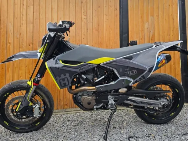 2021 Husqvarna 701 Supermoto Nieuwstaat 82,8.PK - € 9.000 · Bieden (1/1)