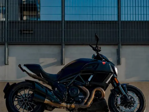 2015 Ducati Diavel Dark - € 13.500 (1/1)