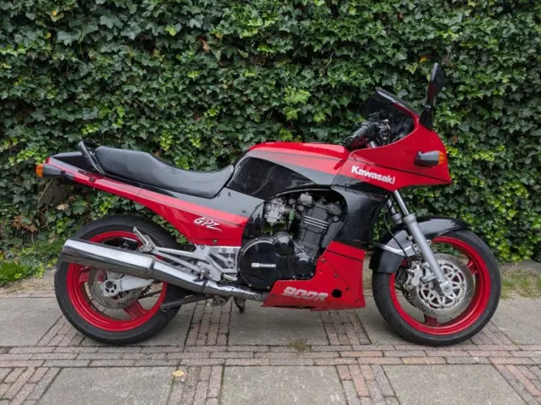 1993 Kawasaki GPZ 900R - € 2.150 · Bieden (1/1)