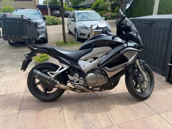 2013 Honda VFR 800 Crossrunner - €4,250 · Bidding (1/1)