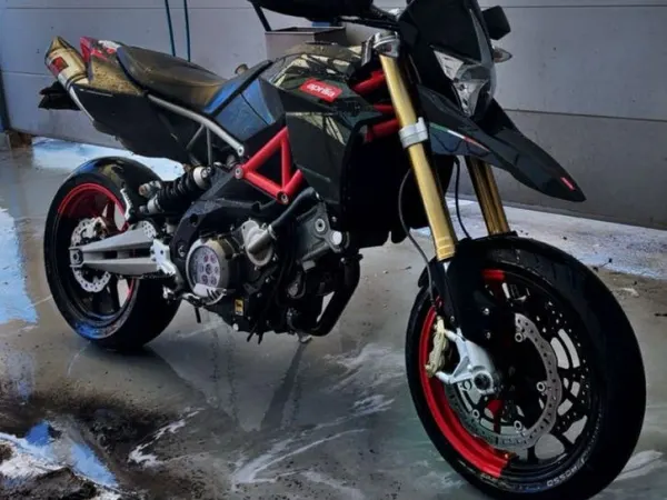 Year unknown Aprilia Dorsodura Factory Akraprovic - Bidding (1/1)