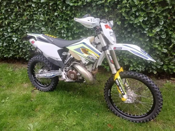 2015 Husqvarna ktm 250 TE 2-takt Enduro 2015 3762km .zeer net - €5,200 (1/1)