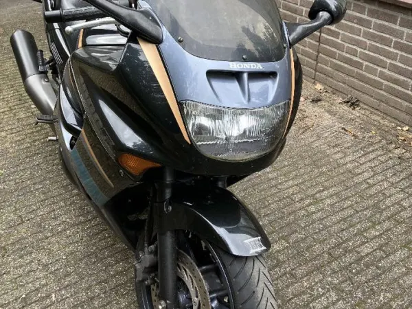 1993 Honda CBR 1000F 1993 - €1,950 · Bidding (1/1)