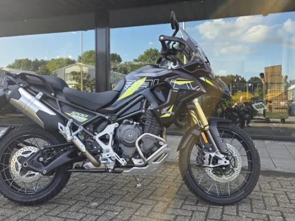 2026 Triumph Tiger 1200 Desert Edition Nu met € 1800,-grat - €24,995 · Bidding (1/1)