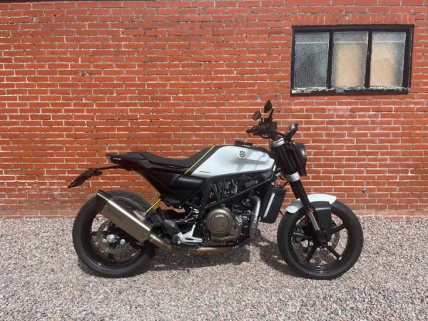 2020 Husqvarna Svartpilen - €6,550 · Bidding (1/1)