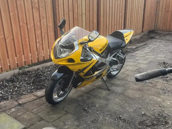 2000 Suzuki Gsxr 750 k1 2000 - € 3.600 · Bieden (1/1)