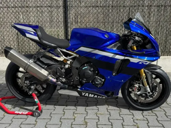 Year unknown Yamaha R1M in Nwst nw Blok Veel Extra Lees Advertentie - €18,250 · Bidding (1/1)