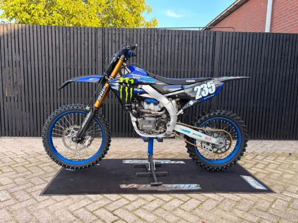 2023 Yamaha YZF250 4takt 2023 - €5,999 · Bidding (1/1)
