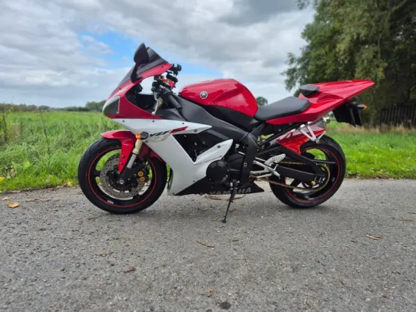 2002 Yamaha R1 uit 2002 - €4,250 · Bidding (1/1)