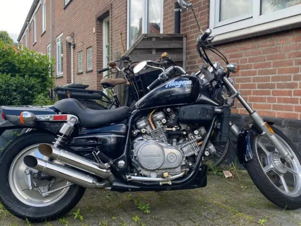 Year unknown Yamaha Super Magna 750 Collectors Item Ruilen Motor Scooter Boot - €1,700 · Bidding (1/1)