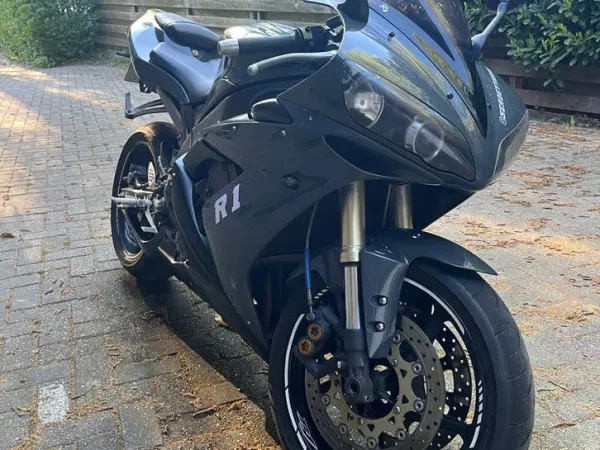 2004 Yamaha RN 12 - €5,800 · Bidding (1/1)